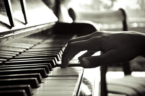Como aprender a tocar piano gratis