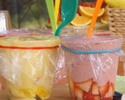Cómo hacer gelatinas de soya con frutas naturales