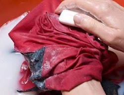 Cómo quitar manchas difíciles de la ropa