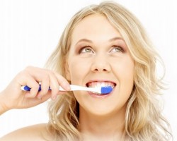 Como lavar adecuadamente los dientes y la boca