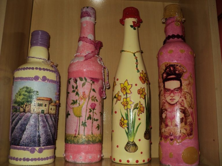 Cómo hacer botellas de vidrio decorativas en casa