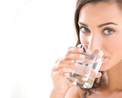 Como cuidar tu piel tomando agua Como cuidar tu piel tomando agua