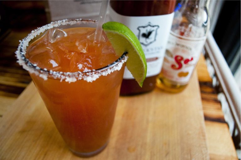 Cómo hacer una michelada refrescante