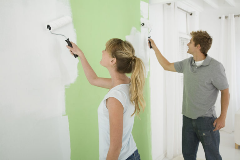 Cómo pintar las paredes interiores
