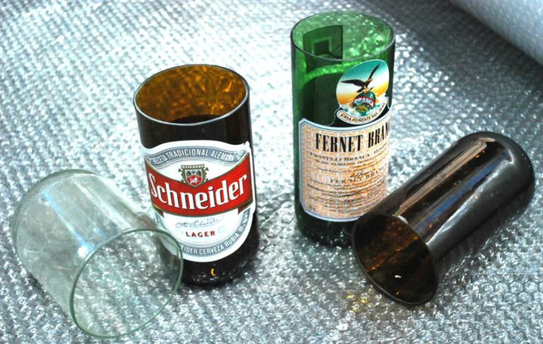 Cómo hacer vasos con botellas de vidrio